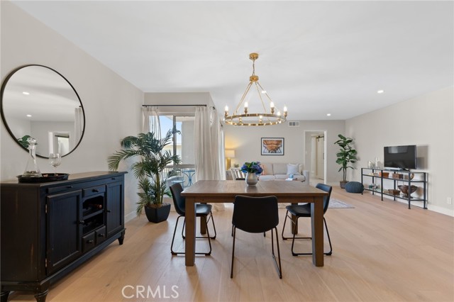 10707 Camarillo Street, 314 photo 6