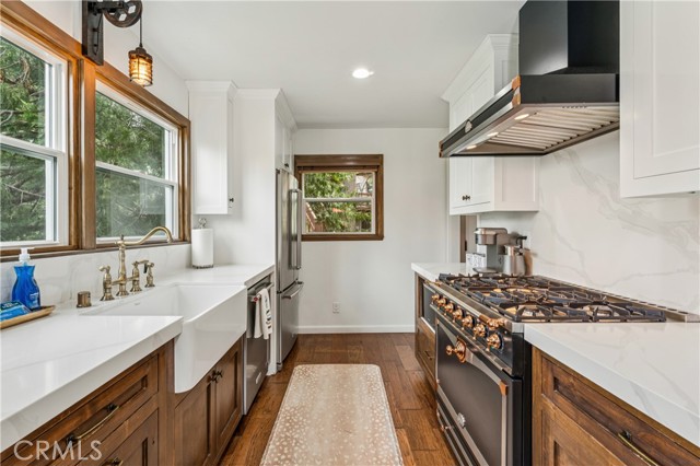 Detail Gallery Image 4 of 64 For 28898 Palisades, Lake Arrowhead,  CA 92352 - 4 Beds | 3 Baths