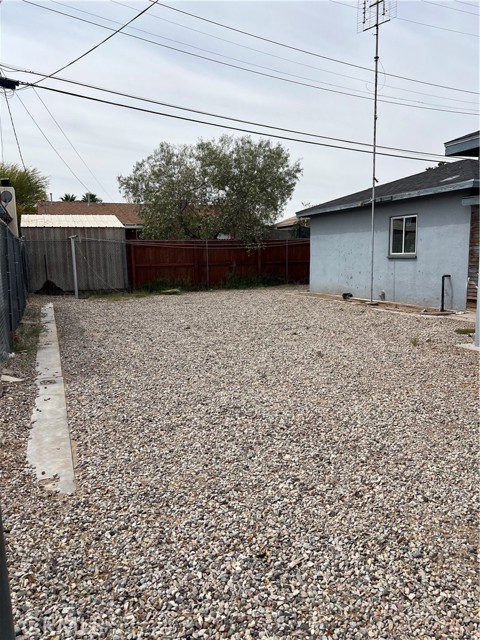 1709 Washington Street, Needles CA: https://media.crmls.org/medias/e5707f2d-dac0-4502-a102-73113d8d05c9.jpg