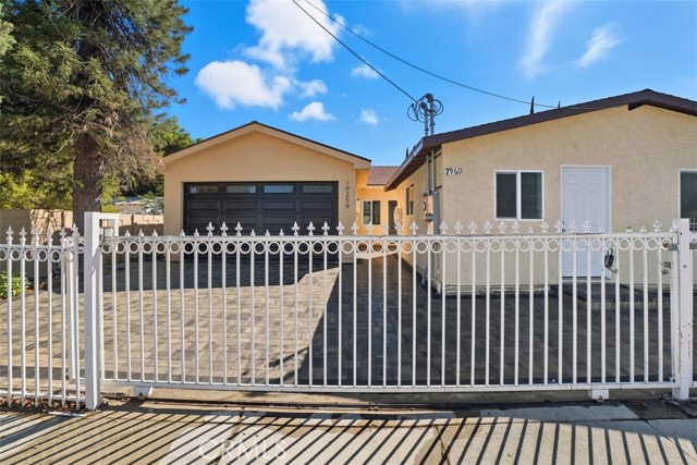 7958 Tampa Ave, Reseda CA: https://media.crmls.org/medias/e5715eea-5e36-4ca5-aeed-5025b837ca42.jpg