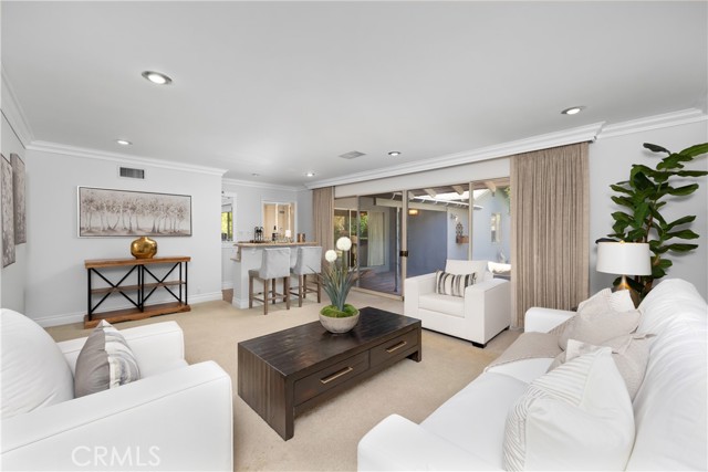 1234 S 5th Avenue, Arcadia CA: https://media.crmls.org/medias/e5718340-0678-403e-97f8-7f64771a60b7.jpg