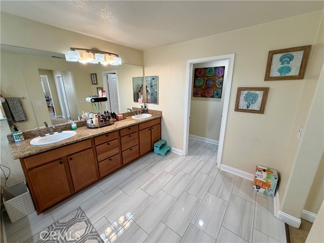 Detail Gallery Image 16 of 30 For 13538 Applegate Ct, Rancho Cucamonga,  CA 91739 - 5 Beds | 3 Baths