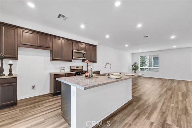 1138 Tangerine Drive, Covina CA: https://media.crmls.org/medias/e571b178-1fc3-4a45-9c1f-ef4cfc8a475f.jpg