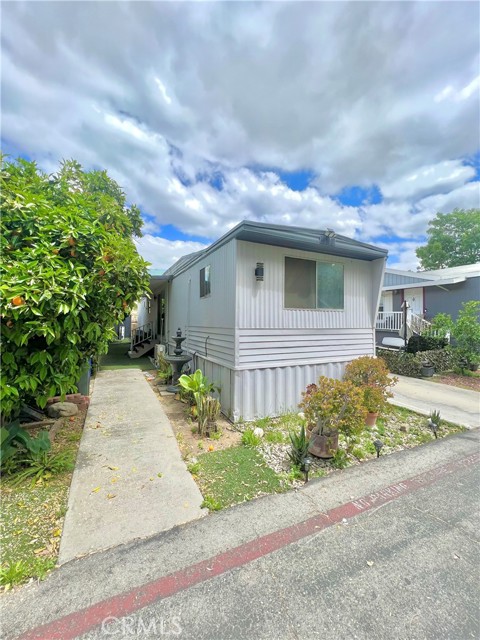 Detail Gallery Image 4 of 20 For 22111 Newport Avenue #178,  Grand Terrace,  CA 92313 - 2 Beds | 1/1 Baths