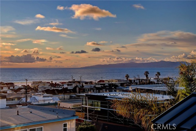 1712 Manhattan Avenue, Hermosa Beach, California 90254, 3 Bedrooms Bedrooms, ,4 BathroomsBathrooms,Residential Lease,For Rent,1712 Manhattan Avenue,CRSB24005805