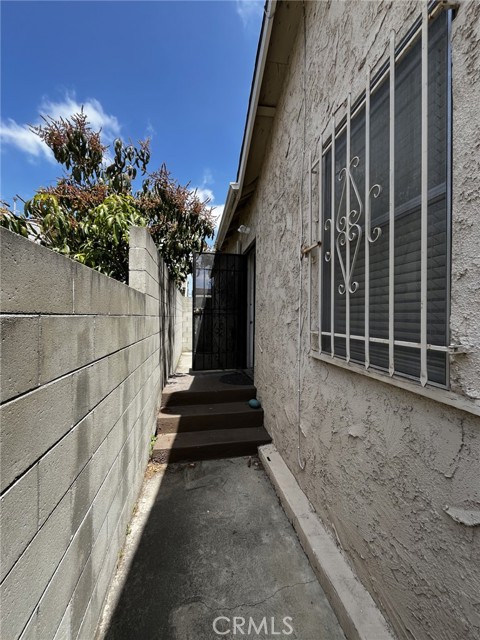 Detail Gallery Image 32 of 47 For 1449 W 45th St, Los Angeles,  CA 90062 - 4 Beds | 2 Baths