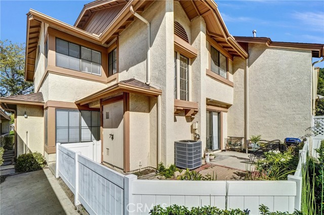 Detail Gallery Image 2 of 25 For 3110 Cochise Way #91,  Fullerton,  CA 92833 - 2 Beds | 2/1 Baths