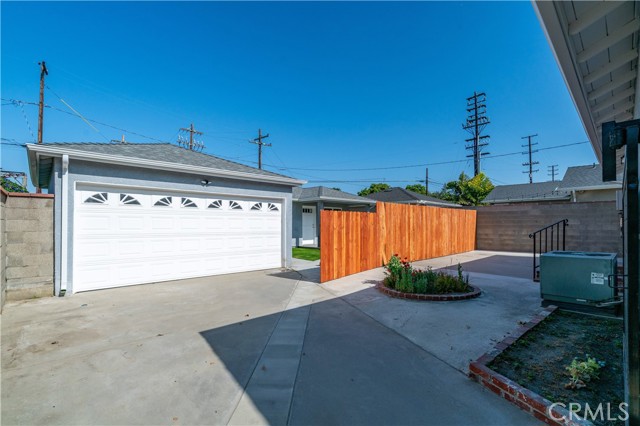 Detail Gallery Image 24 of 56 For 4622 Dunrobin Ave, Lakewood,  CA 90713 - 6 Beds | 4 Baths