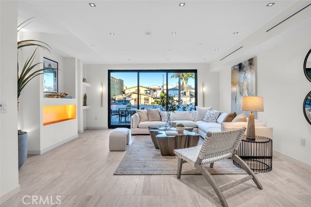 Detail Gallery Image 22 of 68 For 505 17th St, Huntington Beach,  CA 92648 - 3 Beds | 2/1 Baths