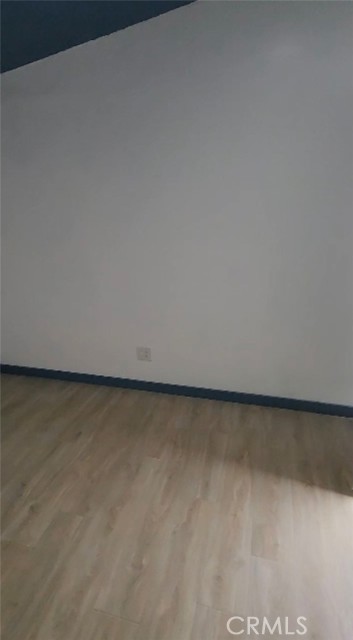 Detail Gallery Image 2 of 4 For 11319 Larch Ave, Inglewood,  CA 90304 - 2 Beds | 1 Baths