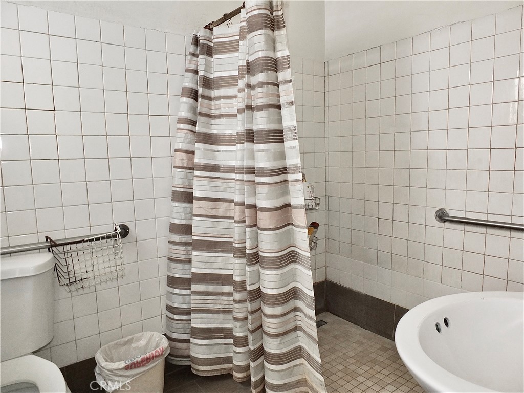 https://media.crmls.org/medias/e575c155-90dc-4590-8c66-434b39df17a5.jpg?preset=X-Large