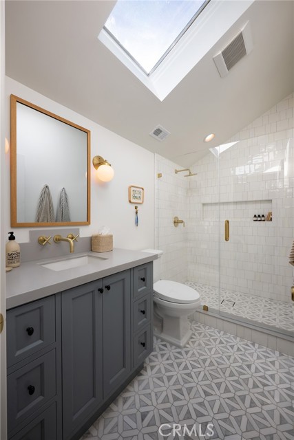 Detail Gallery Image 16 of 38 For 416 Dahlia #A2,  Corona Del Mar,  CA 92625 - 2 Beds | 2/1 Baths