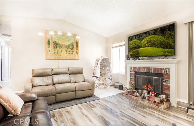 16850 Hidden Creek Drive, Victorville CA: https://media.crmls.org/medias/e5764836-7e88-4cb3-bc81-87452251caaa.jpg