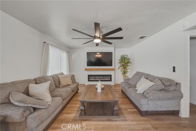 Detail Gallery Image 16 of 34 For 1365 N Chestnut, Rialto,  CA 92376 - 3 Beds | 2 Baths