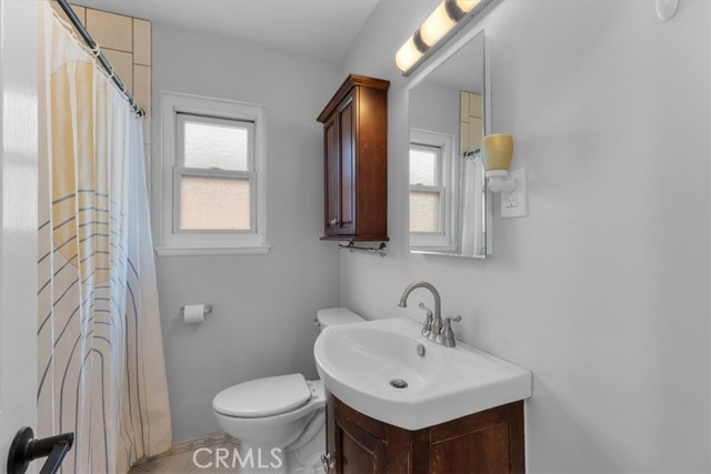 15560 Jacana Drive, La Mirada CA: https://media.crmls.org/medias/e576623d-bc42-469e-ba17-cf0545aaa8c0.jpg