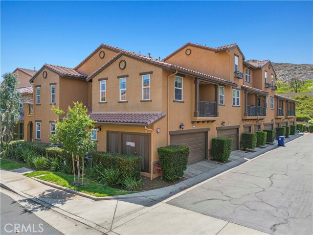28507 Herrera Street, Valencia CA: https://media.crmls.org/medias/e576eb8d-2216-420a-be76-de12a8e22cdc.jpg