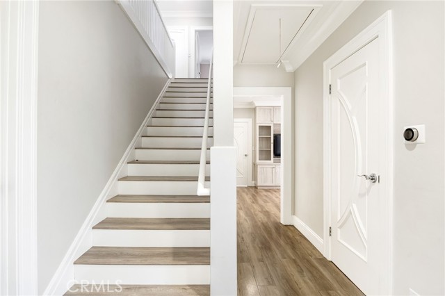1281 E Orange Grove Boulevard, Pasadena CA: https://media.crmls.org/medias/e5777e29-a783-4ec8-9549-7ec6c2912063.jpg