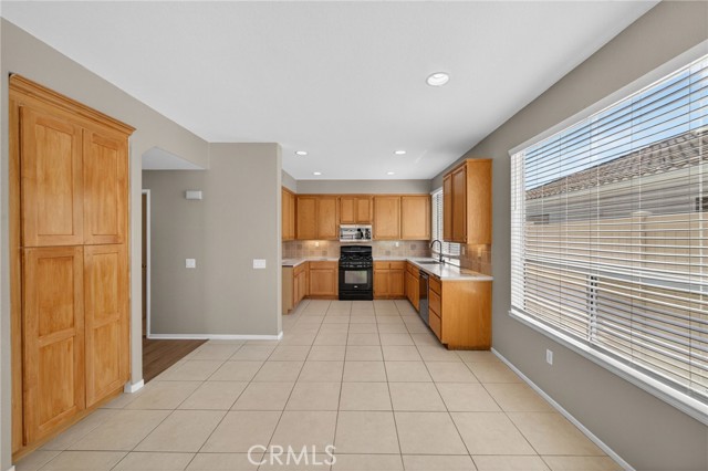 Detail Gallery Image 23 of 58 For 1937 Madera Cir, Corona,  CA 92879 - 4 Beds | 3 Baths