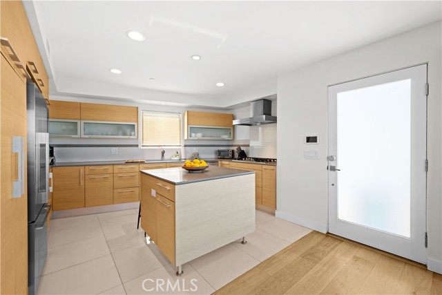 3631 Sunswept Drive, Studio City CA: https://media.crmls.org/medias/e5787fd0-6003-4d7a-b239-77e40d1fc20d.jpg