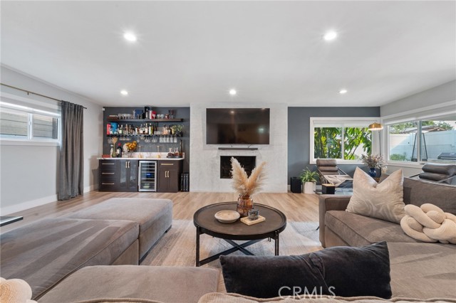 Detail Gallery Image 20 of 40 For 7316 Colbath, Van Nuys,  CA 91405 - 3 Beds | 3 Baths