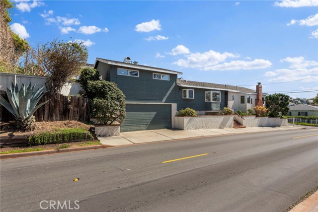 601 27th Street, Manhattan Beach, California 90266, 3 Bedrooms Bedrooms, ,2 BathroomsBathrooms,Residential,Sold,27th,SB24045710