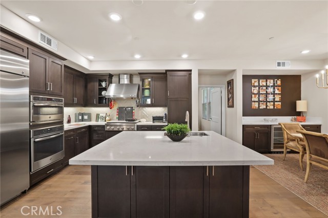 Detail Gallery Image 14 of 46 For 223 Carlow, Irvine,  CA 92618 - 1 Beds | 1/1 Baths