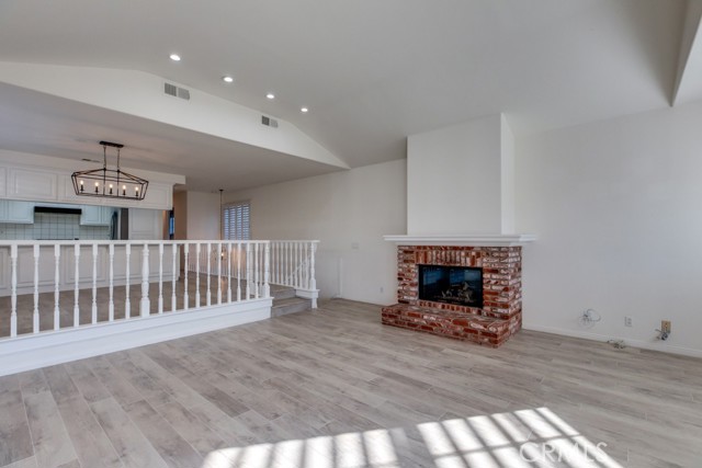645 Longfellow Avenue, Hermosa Beach CA: https://media.crmls.org/medias/e57a15cd-53ea-47df-8cb0-d50307ed353b.jpg