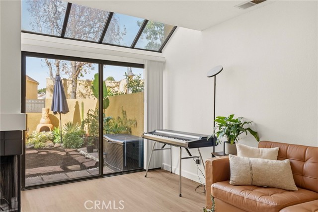 Detail Gallery Image 8 of 26 For 25712 Le Parc #41,  Lake Forest,  CA 92630 - 1 Beds | 1/1 Baths