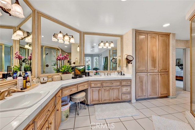 10302 Broadview Place, North Tustin CA: https://media.crmls.org/medias/e57b59b6-8ee6-4ce8-a180-3d408e54ce90.jpg