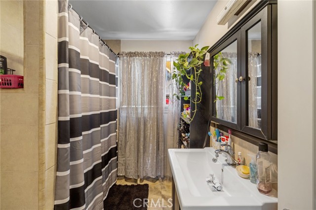 Detail Gallery Image 18 of 26 For 1711 S Grand Ave, San Pedro,  CA 90731 - 3 Beds | 1/1 Baths