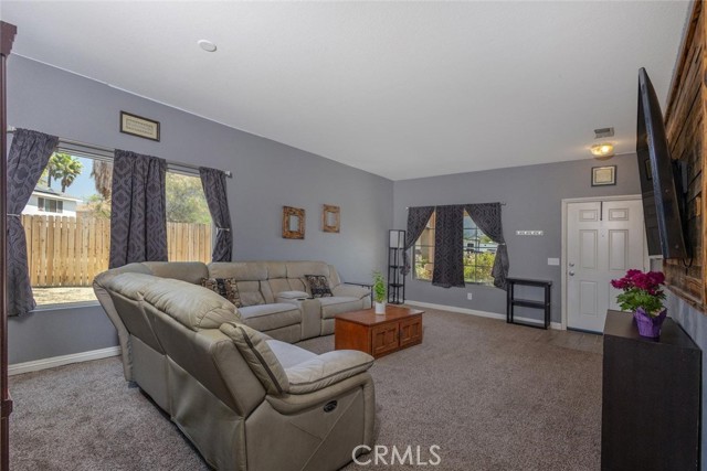 Detail Gallery Image 9 of 34 For 24871 Loire Ct, Hemet,  CA 92544 - 4 Beds | 2 Baths