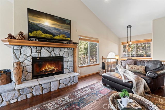 Detail Gallery Image 12 of 60 For 183 Chipmunk Dr, Lake Arrowhead,  CA 92391 - 6 Beds | 5/1 Baths