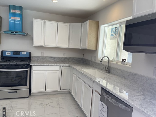 Detail Gallery Image 5 of 7 For 77541 Edinborough, Palm Desert,  CA 92211 - 3 Beds | 2/1 Baths