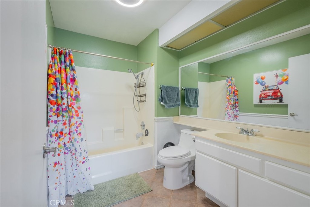https://media.crmls.org/medias/e57d8742-18c0-449b-ac5d-c7641cda2381.jpg?preset=X-Large