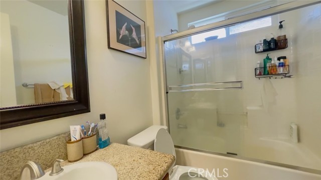 Detail Gallery Image 25 of 33 For 15721 Cobalt St #105,  Sylmar,  CA 91342 - 4 Beds | 2/1 Baths