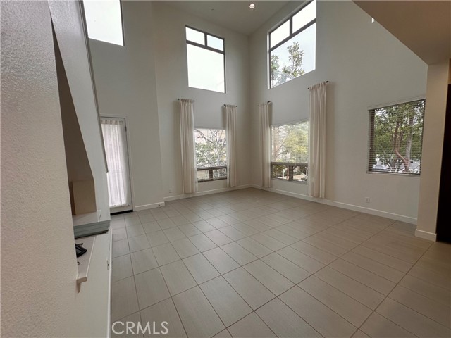 Detail Gallery Image 2 of 69 For 27 Soho, Irvine,  CA 92612 - 3 Beds | 3 Baths