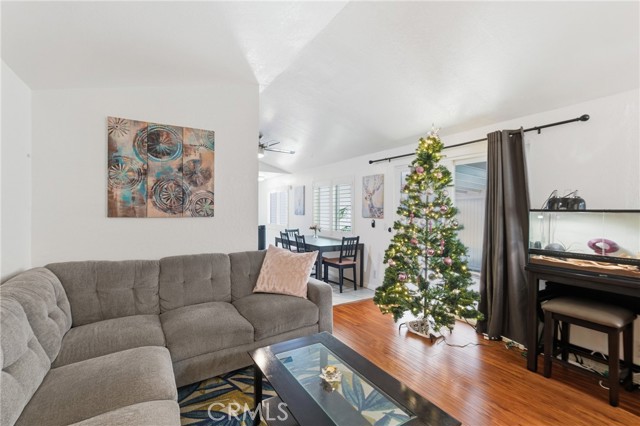 1602 Byron Court, Pomona CA: https://media.crmls.org/medias/e57f368d-345d-4701-afb3-e6a4803a78d1.jpg