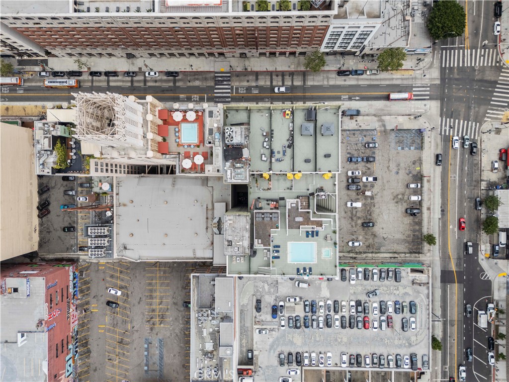https://media.crmls.org/medias/e57f40f7-e128-4f4e-8dfc-c9a4f47d06c9.jpg?preset=X-Large