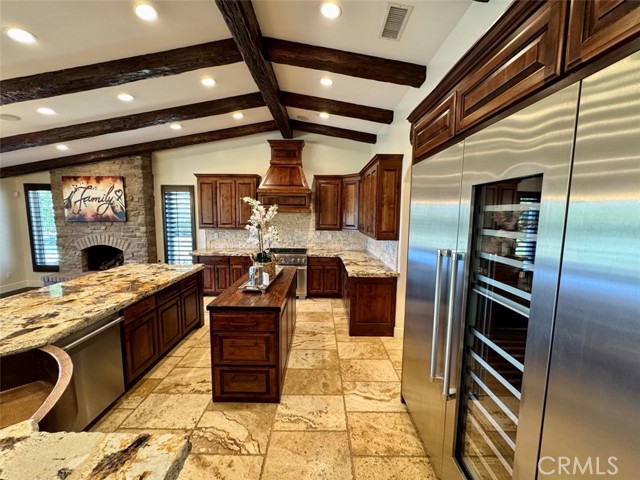 1415 Via Vallarta, Riverside CA: https://media.crmls.org/medias/e57f6075-c315-4eb8-9de9-ed71214df820.jpg
