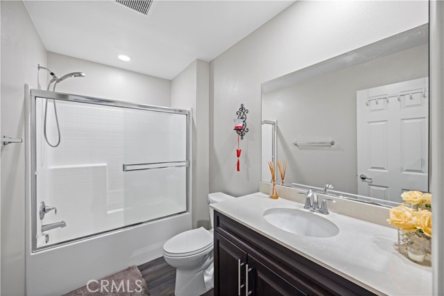 Detail Gallery Image 13 of 37 For 14404 Kiwi Ln #6,  Gardena,  CA 90247 - 4 Beds | 3/1 Baths