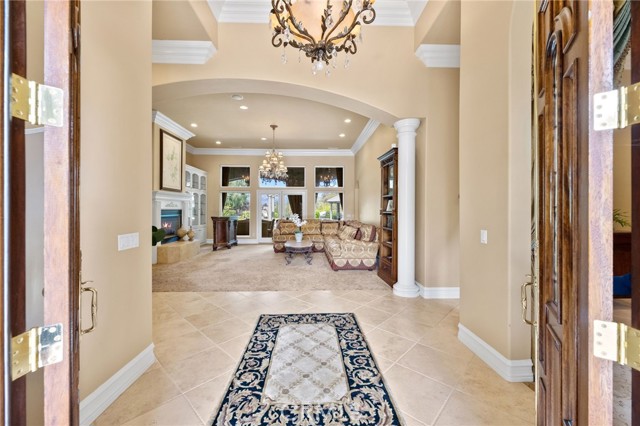 38565 Celine Cove, Murrieta CA: https://media.crmls.org/medias/e5813be3-1dbb-4d8e-a4b4-79bd92712c9a.jpg
