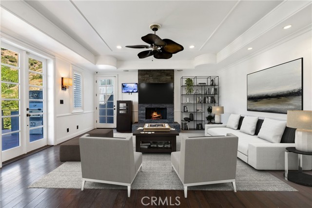 8655 Hillside Avenue, Los Angeles CA: https://media.crmls.org/medias/e5815b8c-9d75-4af1-8e27-edcb85d317ac.jpg