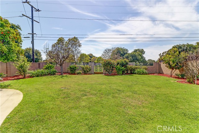 Detail Gallery Image 13 of 71 For 16591 Busby Ln, Huntington Beach,  CA 92647 - 5 Beds | 2 Baths