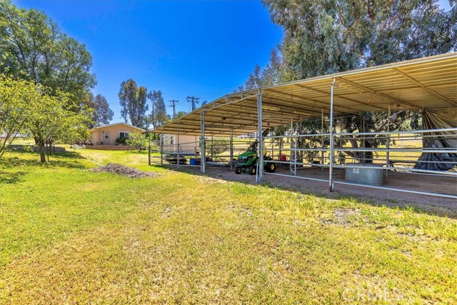 Stainless steel 4 horse stalls with breezeway