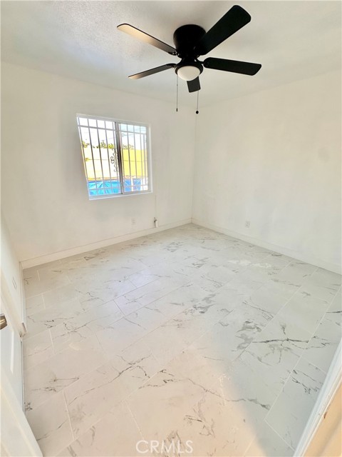 Detail Gallery Image 9 of 11 For 4172 Dorsey St, Los Angeles,  CA 90011 - 3 Beds | 2 Baths