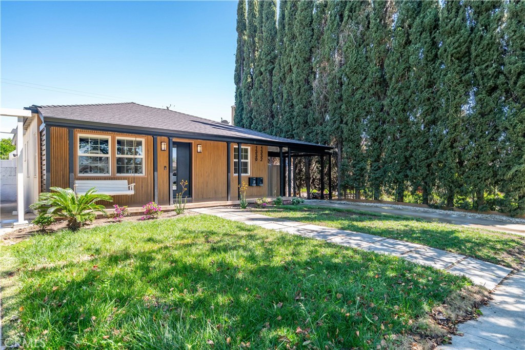 1330 N Lincoln StreetBurbank img 1