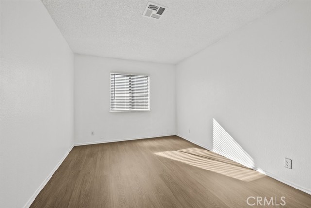 Detail Gallery Image 16 of 26 For 38501 Larkin Ave #4,  Palmdale,  CA 93550 - 2 Beds | 1 Baths