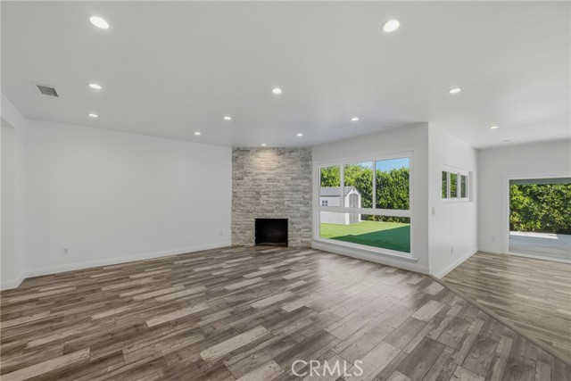 Detail Gallery Image 5 of 29 For 6658 Kosturas Pl, Winnetka,  CA 91306 - 3 Beds | 2 Baths