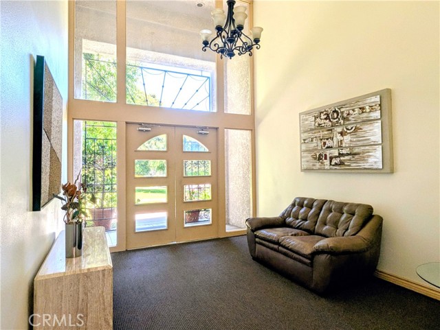 5499 Paseo Del Lago W, Laguna Woods CA: https://media.crmls.org/medias/e5846528-7011-4f42-b878-867fc9b82361.jpg