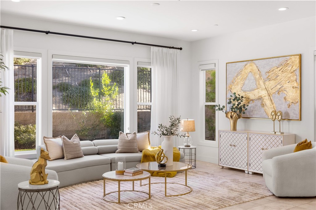 MLS #OC25251209 image #4